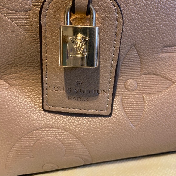 Louis Vuitton Look a Like Purse and Wallet - Picture 3 of 12